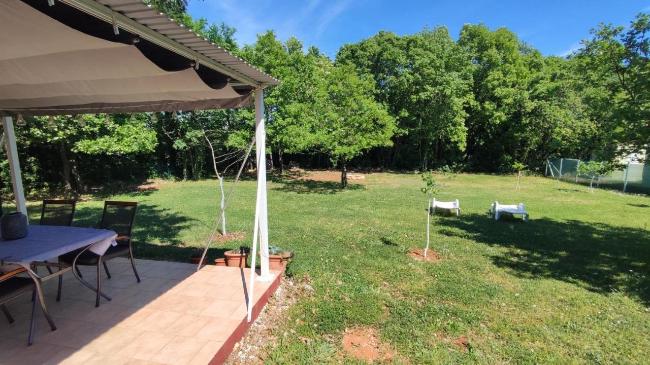 Villa Tiny House Dora Marčana Esterno foto